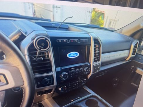 Used 2020 Ford F250 Lariat w/ Lariat Ultimate Package image 9