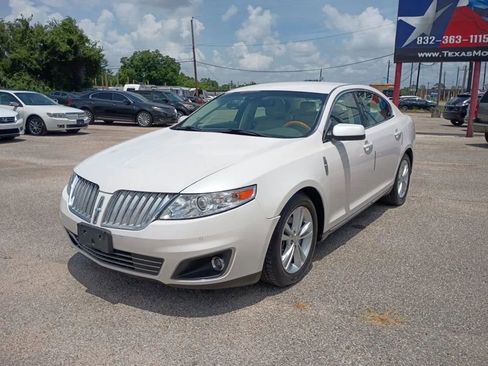 Used 2012 Lincoln MKS FWD image 1