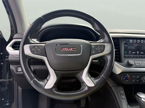 Used 2018 GMC Acadia SLT image 15