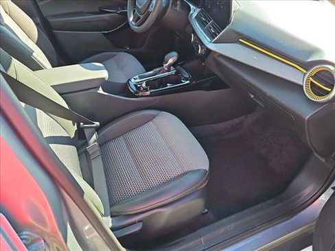 Used 2025 Chevrolet Trax LT FWD image 20