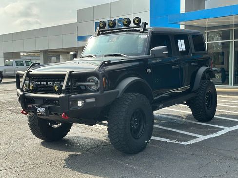 Used 2022 Ford Bronco Wildtrak image 3