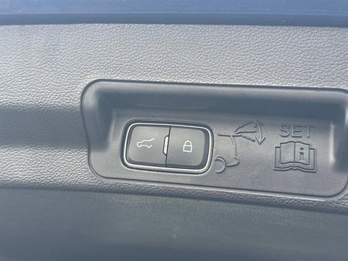 Used 2023 Ford Explorer Limited w/ Equipment Group 301A image 14