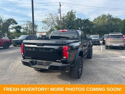 Used 2024 Chevrolet Colorado ZR2 w/ Technology Package AWD/4WD image 3
