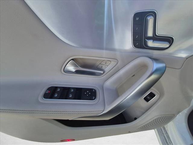 Used 2023 Mercedes-Benz CLA 250 image 7