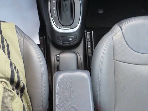 Used 2015 FIAT 500L Trekking FWD image 46