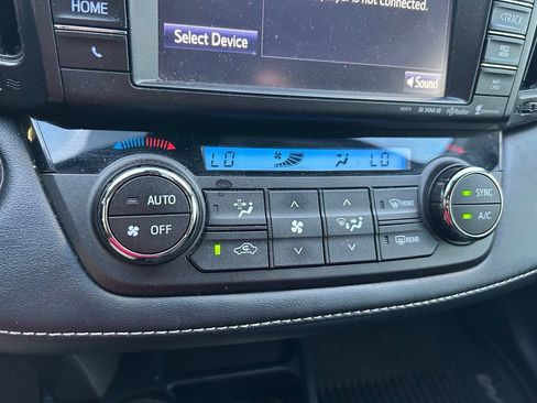 Used 2018 Toyota RAV4 XLE FWD image 27