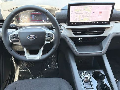 New 2026 Ford Explorer Active image 23