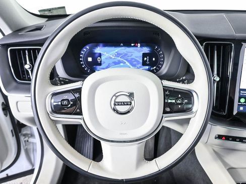 Used 2024 Volvo XC60 B5 Core AWD/4WD image 10
