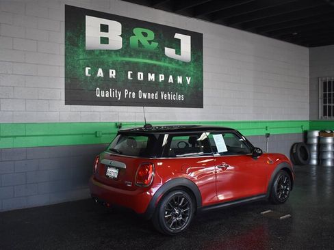 Used 2014 MINI Cooper 2-Door Hardtop image 4