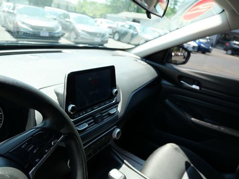Used 2019 Nissan Altima 2.5 S FWD image 12