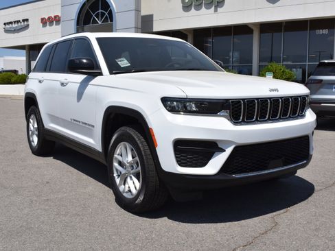 New 2026 Jeep Grand Cherokee Laredo X RWD image 3