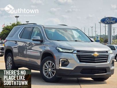Used 2023 Chevrolet Traverse LT