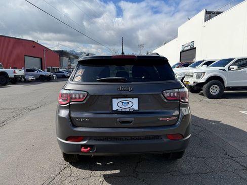 Used 2019 Jeep Compass Trailhawk image 4