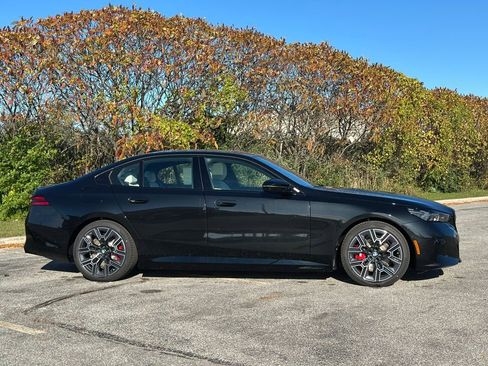 New 2025 BMW i5 M60 w/ Premium Package image 8