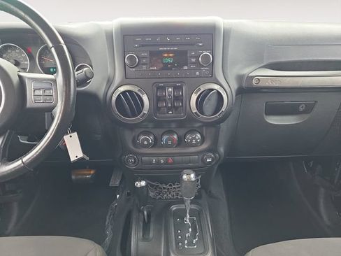 Used 2015 Jeep Wrangler Unlimited Sport w/ Quick Order Package 24S AWD/4WD image 11
