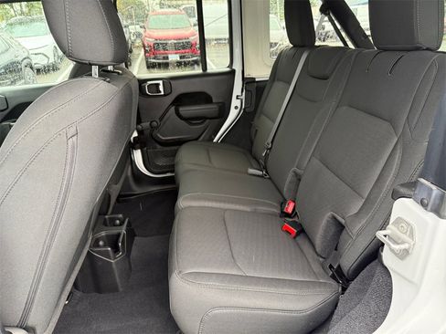 Used 2022 Jeep Wrangler Unlimited Sport image 18