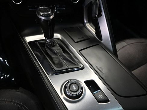Used 2019 Chevrolet Corvette Stingray Coupe w/ Carbon Flash Badge Package RWD image 15