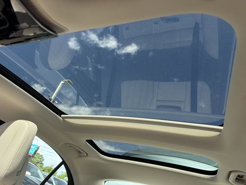 Used 2025 Mercedes-Benz E 450 4MATIC Sedan image 11