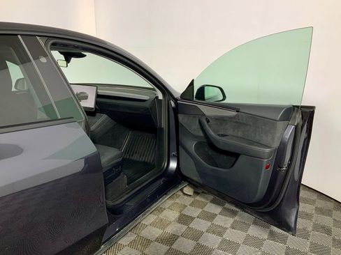 Used 2026 Tesla Model Y Long Range image 31