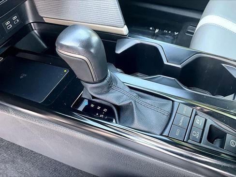 Used 2025 Toyota Camry SE FWD image 16