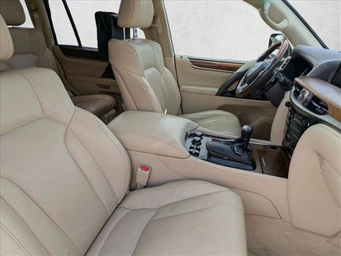 Used 2016 Lexus LX 570 4WD image 22