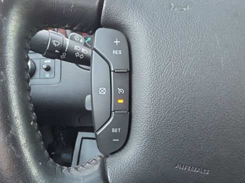 Used 2011 Chevrolet Impala LT w/ Luxury Edition Package FWD image 9