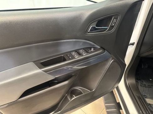 Used 2022 Chevrolet Colorado Z71 AWD/4WD image 12