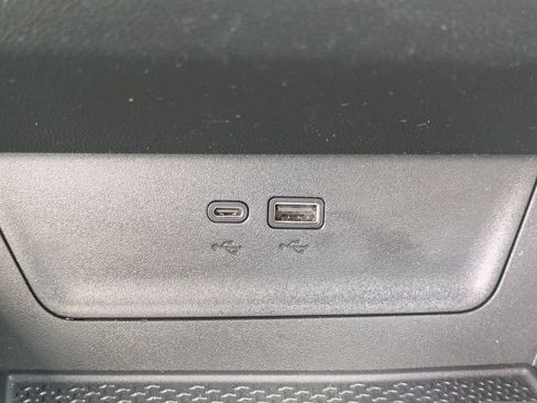 Used 2025 Chevrolet Equinox LT FWD image 23