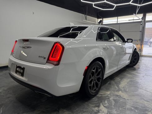 Used 2018 Chrysler 300 S image 5
