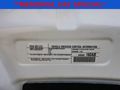 Used 2023 Chrysler Pacifica Limited FWD image 28