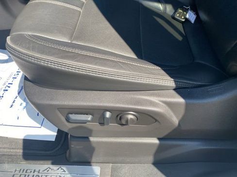 Used 2023 Chevrolet Silverado 2500 High Country w/ Safety Package II image 18