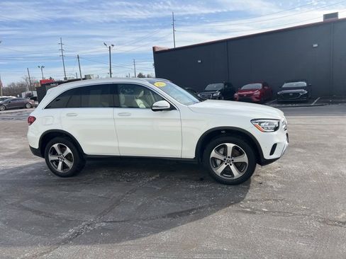 Used 2022 Mercedes-Benz GLC 300 4MATIC image 3