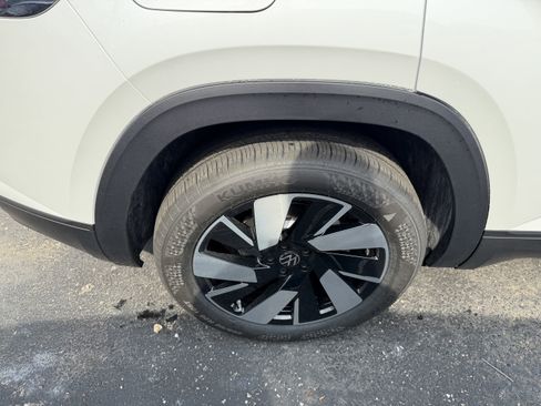New 2026 Volkswagen Atlas Cross Sport SE AWD/4WD image 8