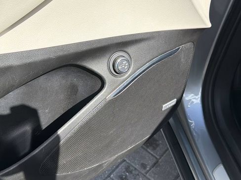 Used 2023 Buick Enclave Avenir w/ Avenir Technology Package FWD image 21