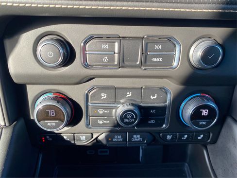 Used 2023 Chevrolet Tahoe Premier image 27