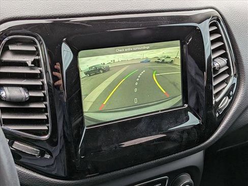 Used 2019 Jeep Compass Altitude image 13