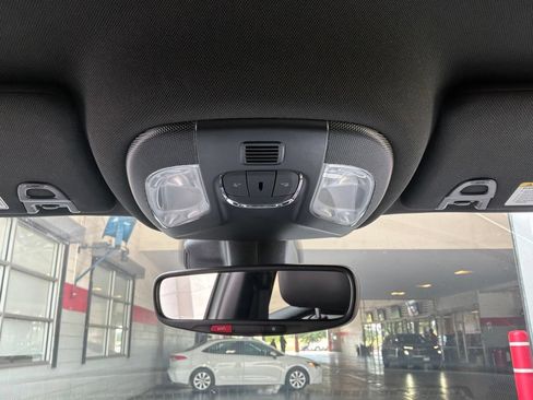 Used 2025 Jeep Compass Limited AWD/4WD image 16
