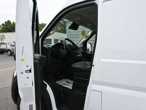 Used 2026 RAM ProMaster 2500 w/ Convenience Group FWD image 15
