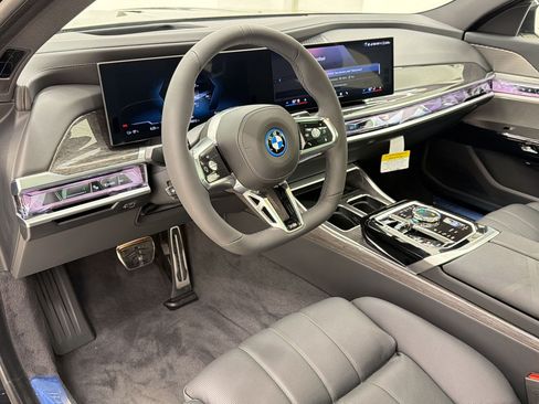 New 2026 BMW i7 xDrive60 AWD/4WD image 4