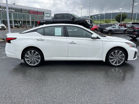 Used 2023 Nissan Altima 2.5 SL AWD/4WD image 2