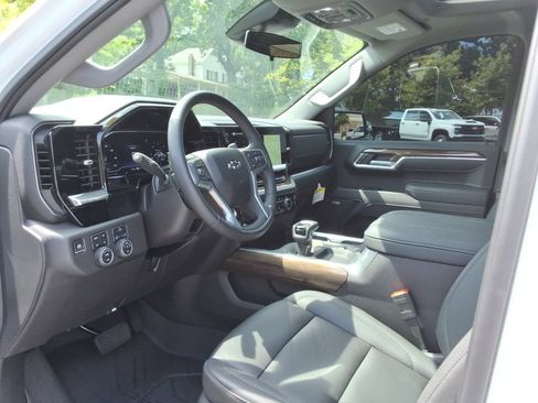 Certified 2025 Chevrolet Silverado 1500 LT Trail Boss w/ Convenience Package II AWD/4WD image 24