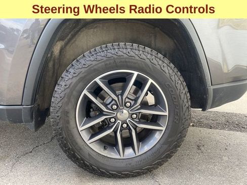 Used 2018 Jeep Grand Cherokee Limited image 8