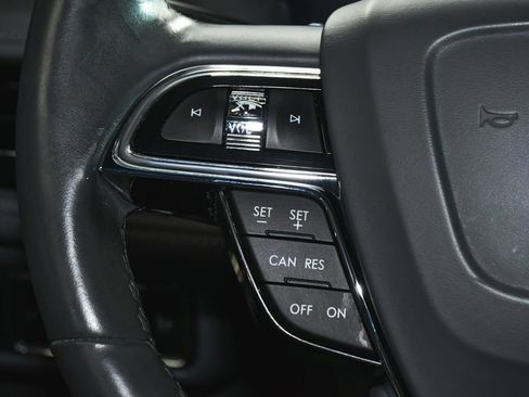Used 2022 Lincoln Nautilus Reserve w/ Cargo Utility Package AWD/4WD image 31