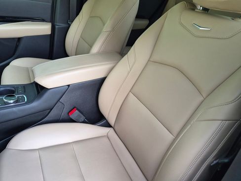 Used 2024 Cadillac XT4 Luxury FWD image 13