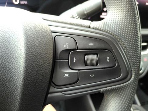 Used 2026 Buick Envista Preferred FWD image 37