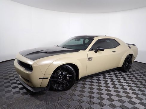 Used 2018 Dodge Challenger R/T Scat Pack RWD image 12