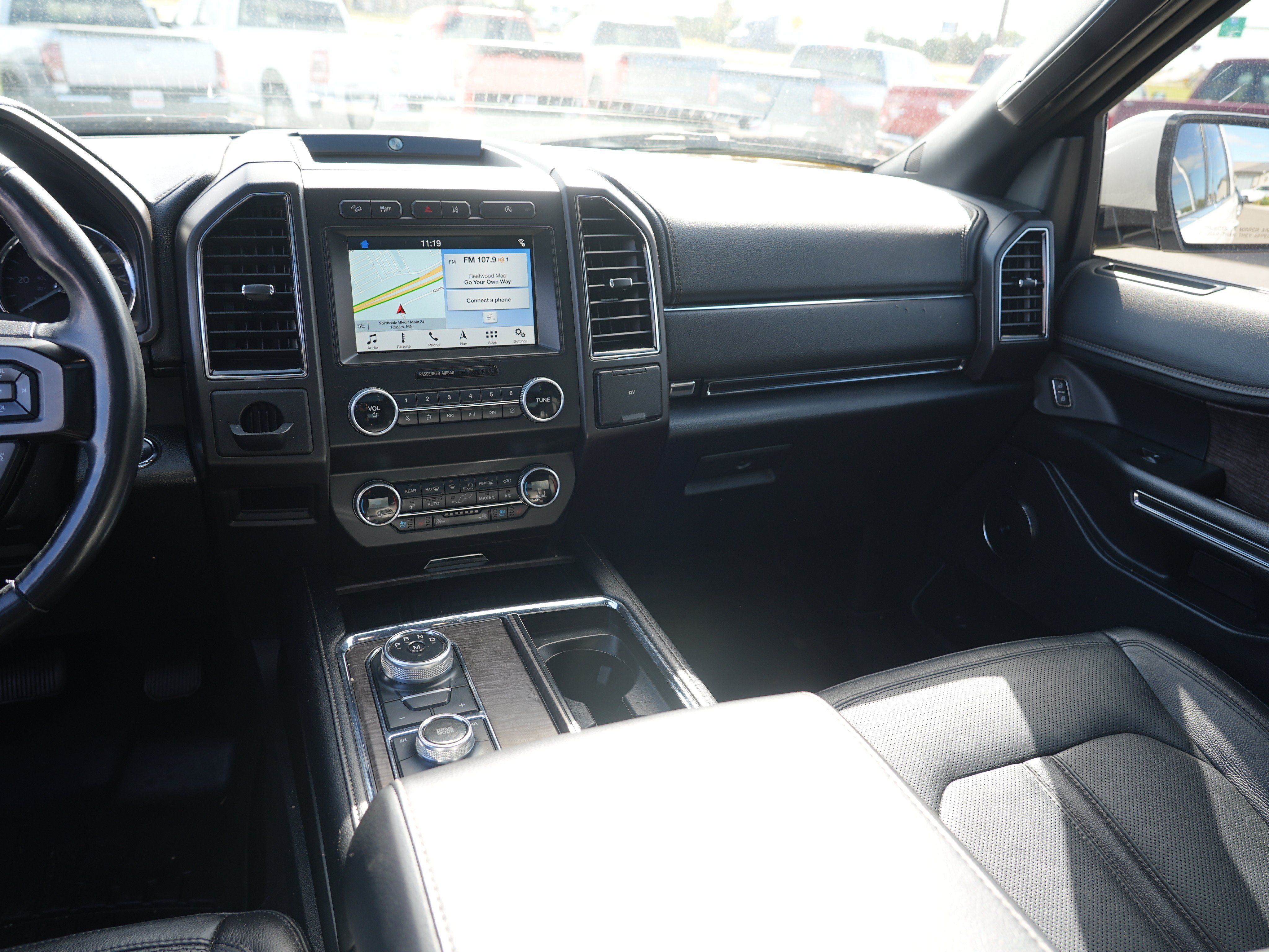 Used 2019 Ford Expedition Limited w/ Equipment Group 301A AWD/4WD image 21
