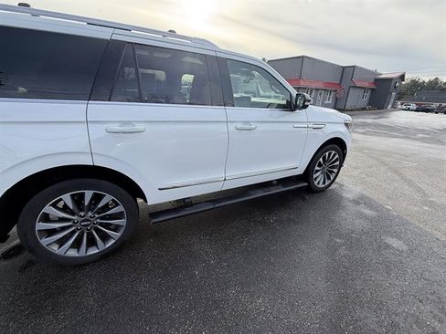 Used 2020 Lincoln Navigator Reserve w/ Luxury Package image 18