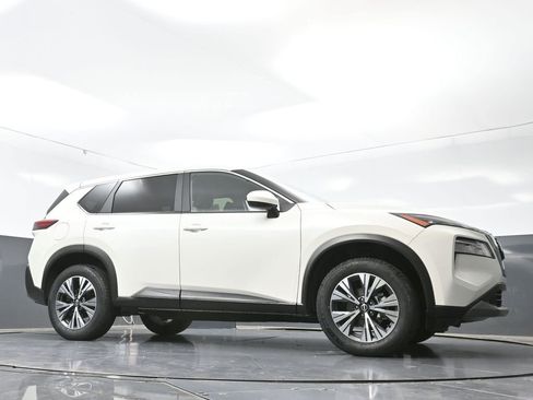 Used 2023 Nissan Rogue SV image 48