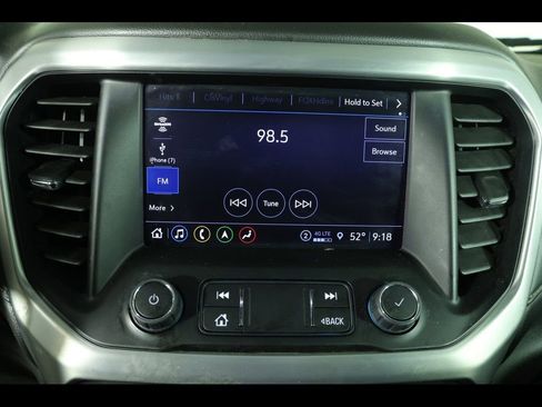 Used 2023 GMC Acadia SLT image 16